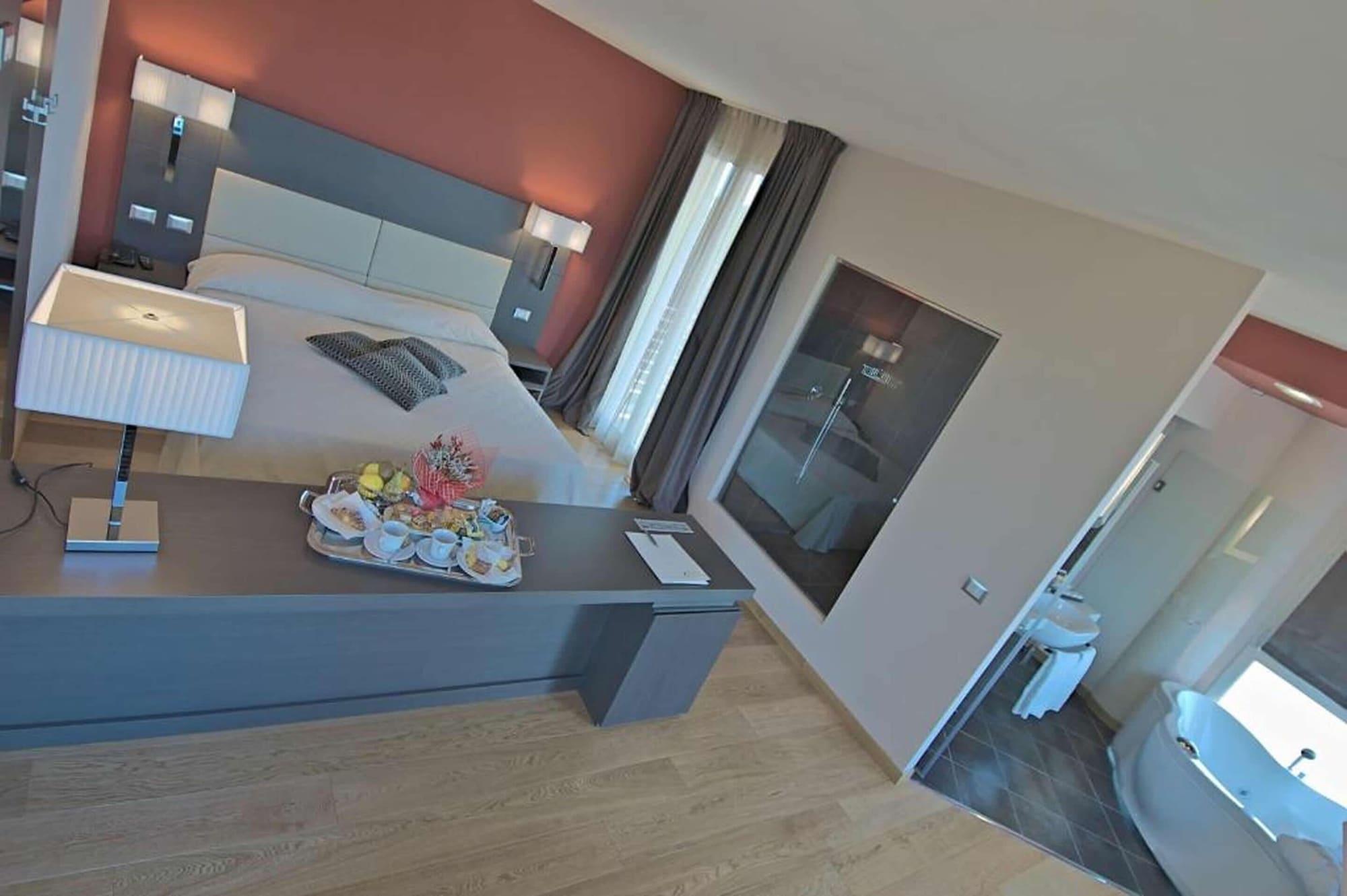 Zen Hotel Versilia Marina di Pietrasanta Eksteriør billede