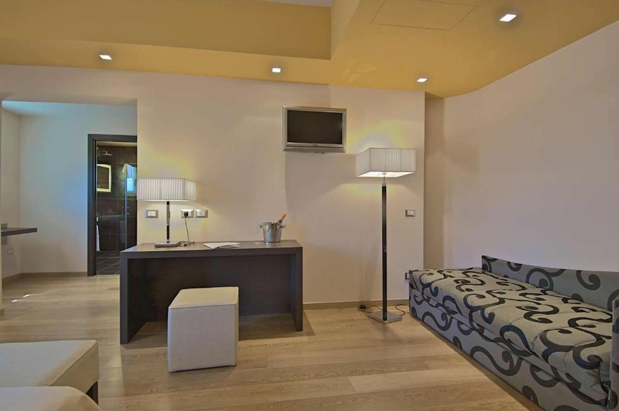 Zen Hotel Versilia Marina di Pietrasanta Eksteriør billede