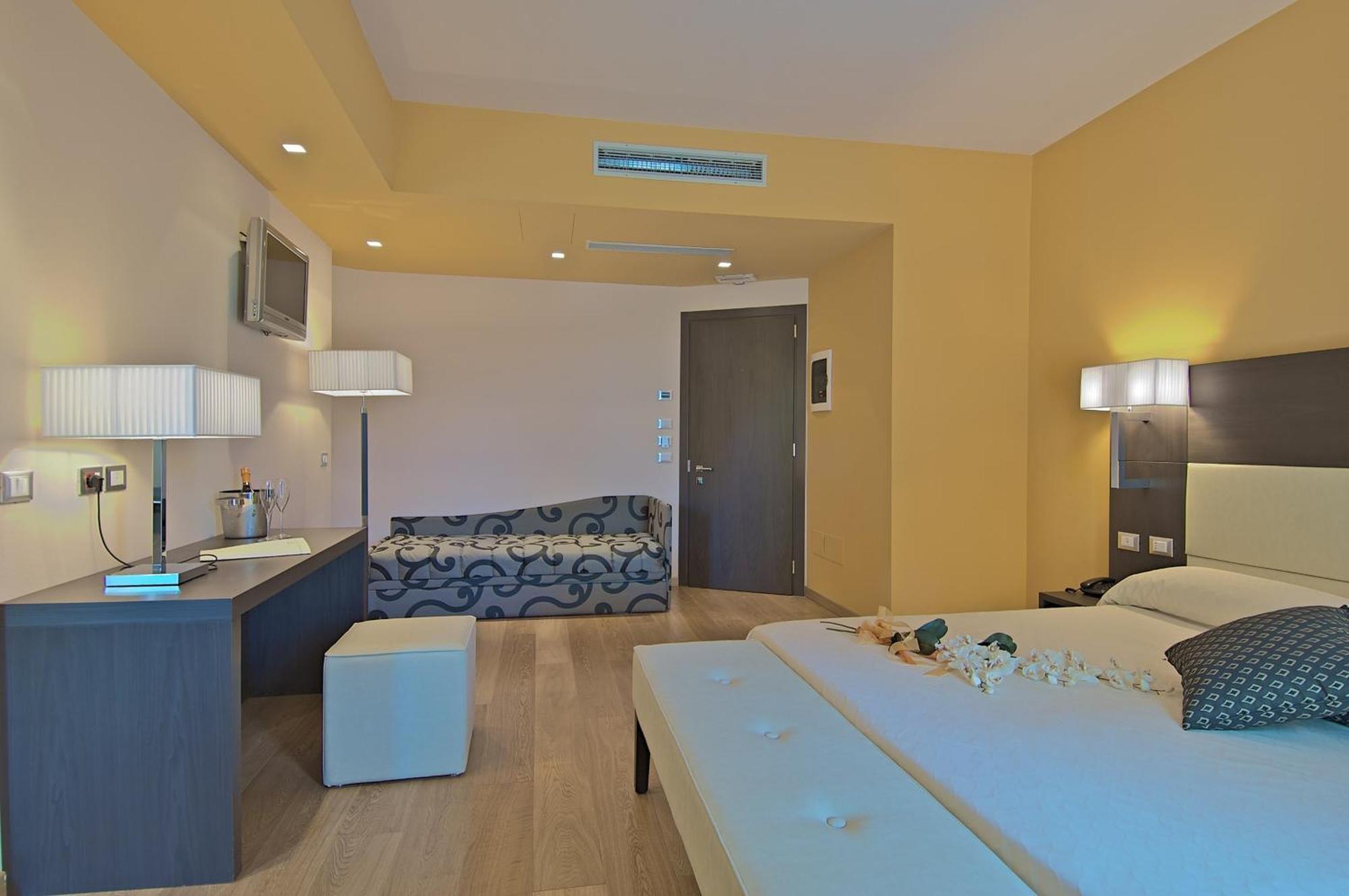 Zen Hotel Versilia Marina di Pietrasanta Eksteriør billede